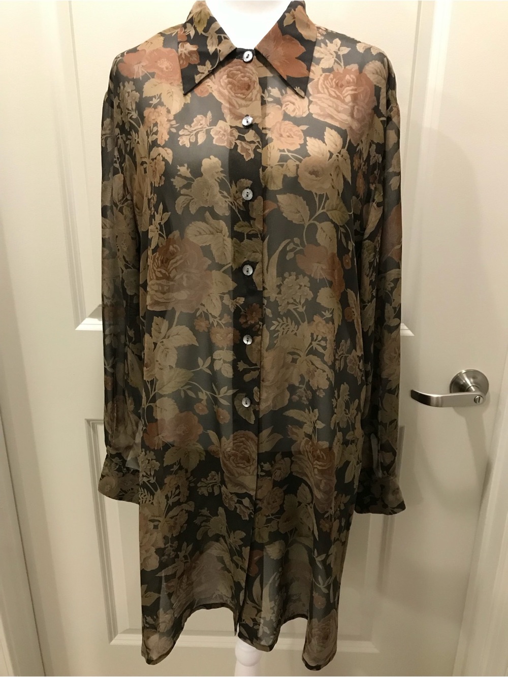 Votre Nom(Paris). Sheer Floral Button-Front long blouse with side slits.